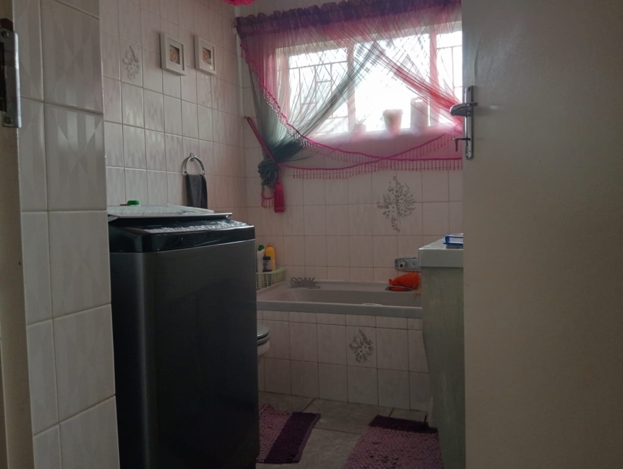 To Let 3 Bedroom Property for Rent in Bodorp North West